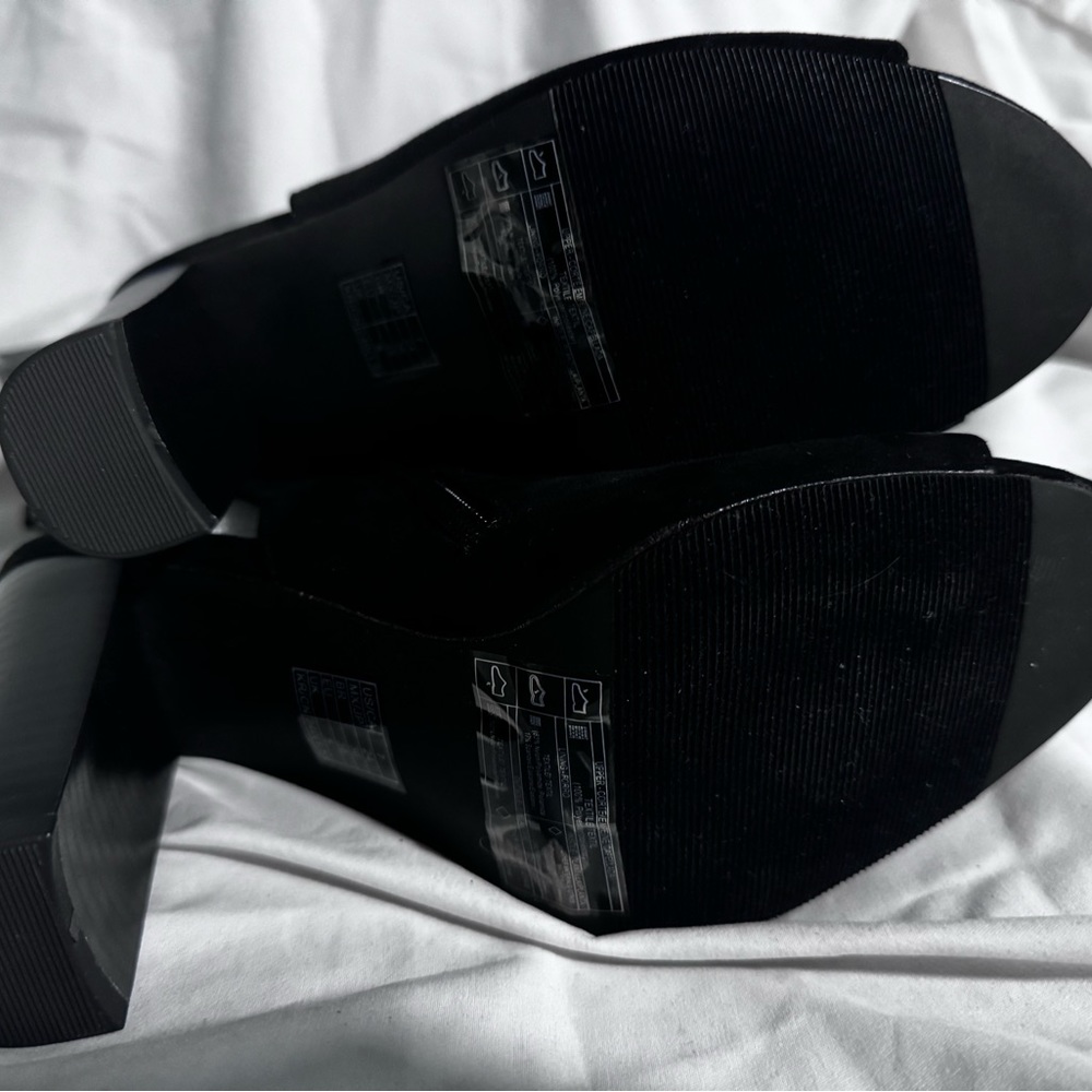 Forever 21 Black Open Toe Booties